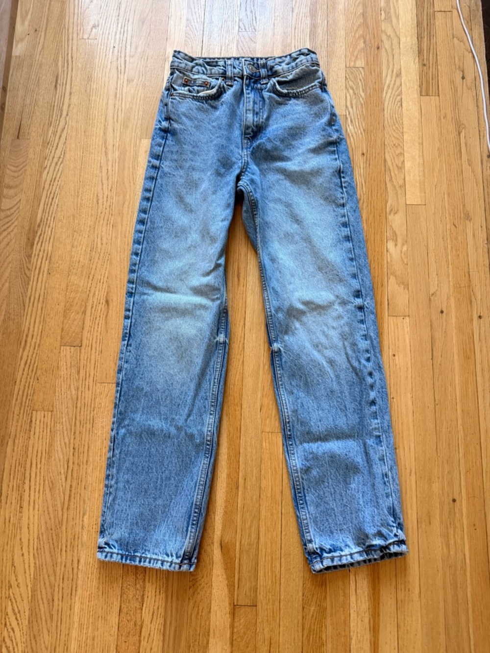 Zara women’s Light Blue Straight Jeans